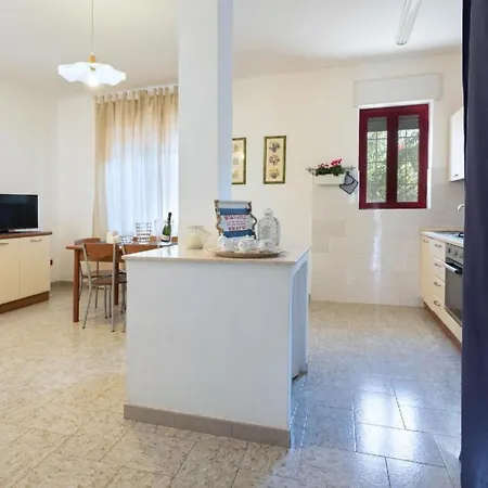 Apartment In Mit Grill- Terrasse Und Garten By Interhome *